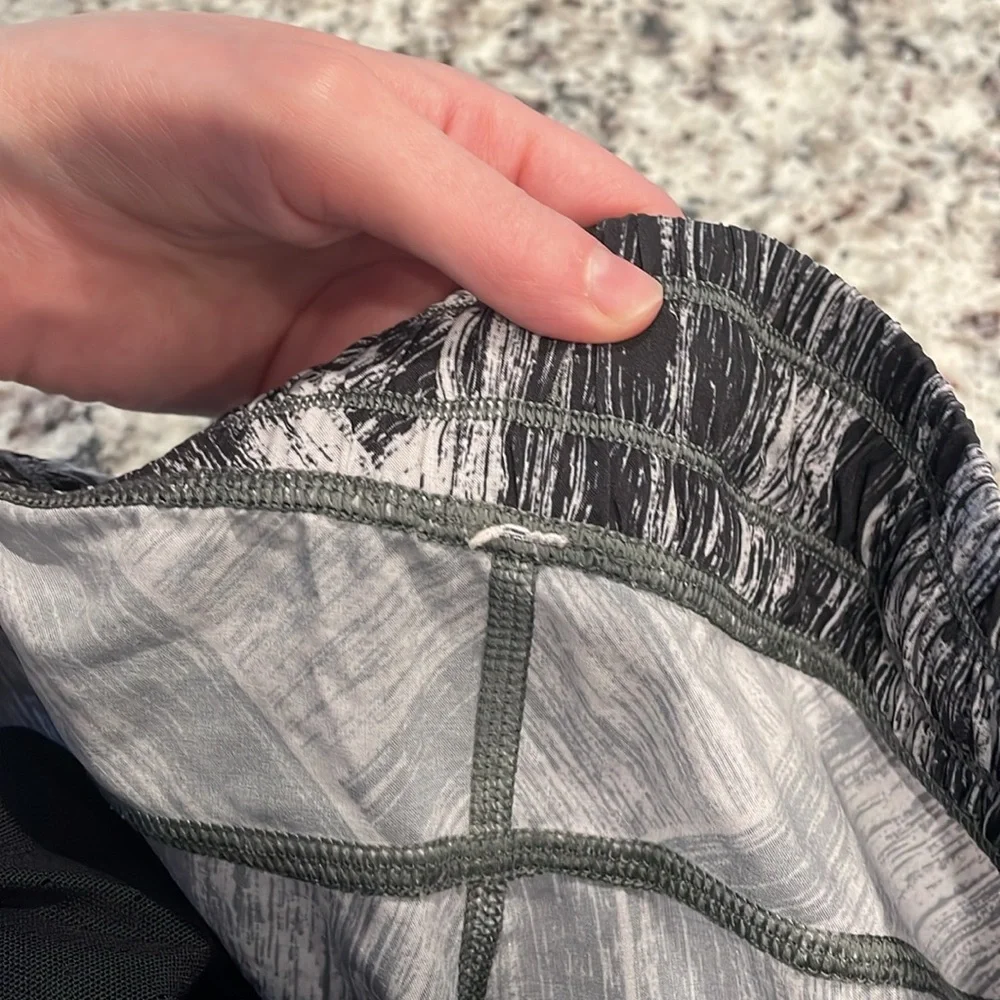 Lululemon Athletic Pants Size 4 - Picture 8 of 12